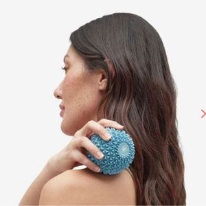 L*SPACE
Vibrating Massage Ball